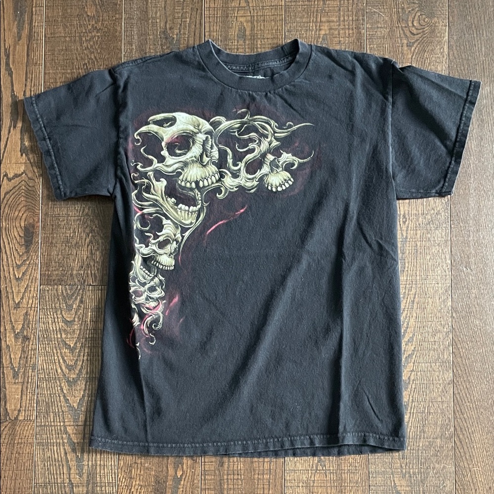 Y2K skull flames t shirt